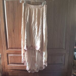 Mi AMI size s High Low Skirt With Beautiful Embroidery